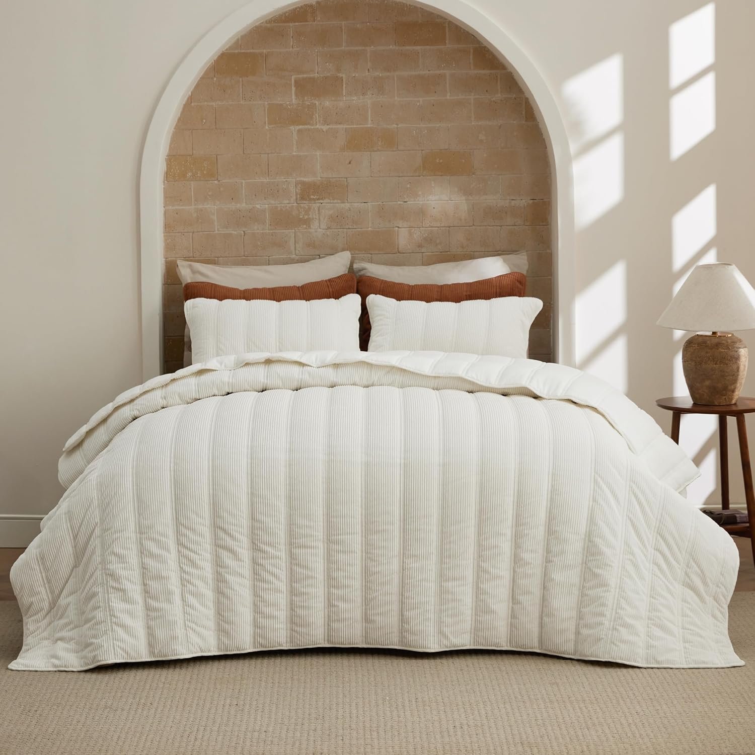 Bedsure Luxury Velvet Quilt King Size: A Stylish and Functional Bedding Solution for Every Season